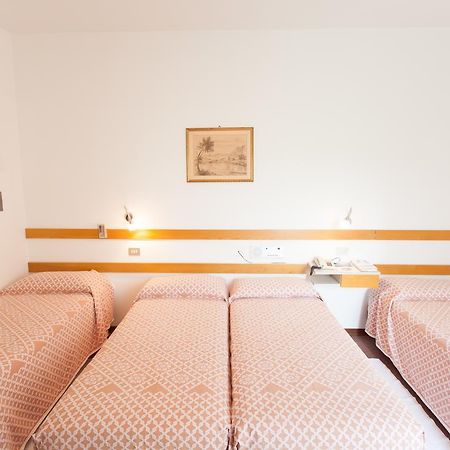 Hotel Rossini Tabiano Terme Exterior photo