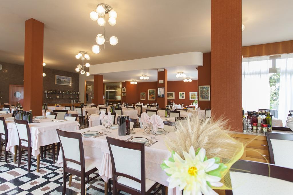 Hotel Rossini Tabiano Terme Exterior photo