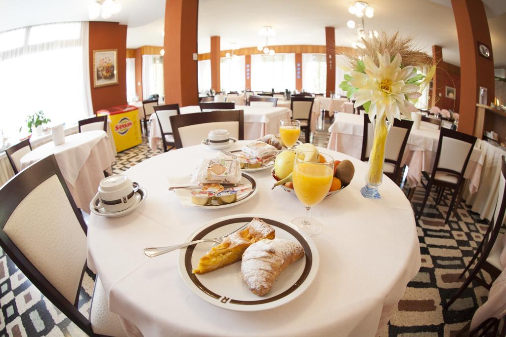 Hotel Rossini Tabiano Terme Exterior photo