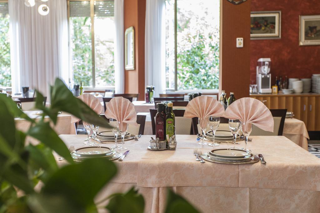 Hotel Rossini Tabiano Terme Exterior photo