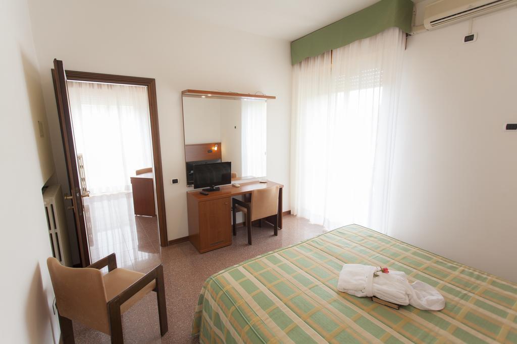 Hotel Rossini Tabiano Terme Exterior photo