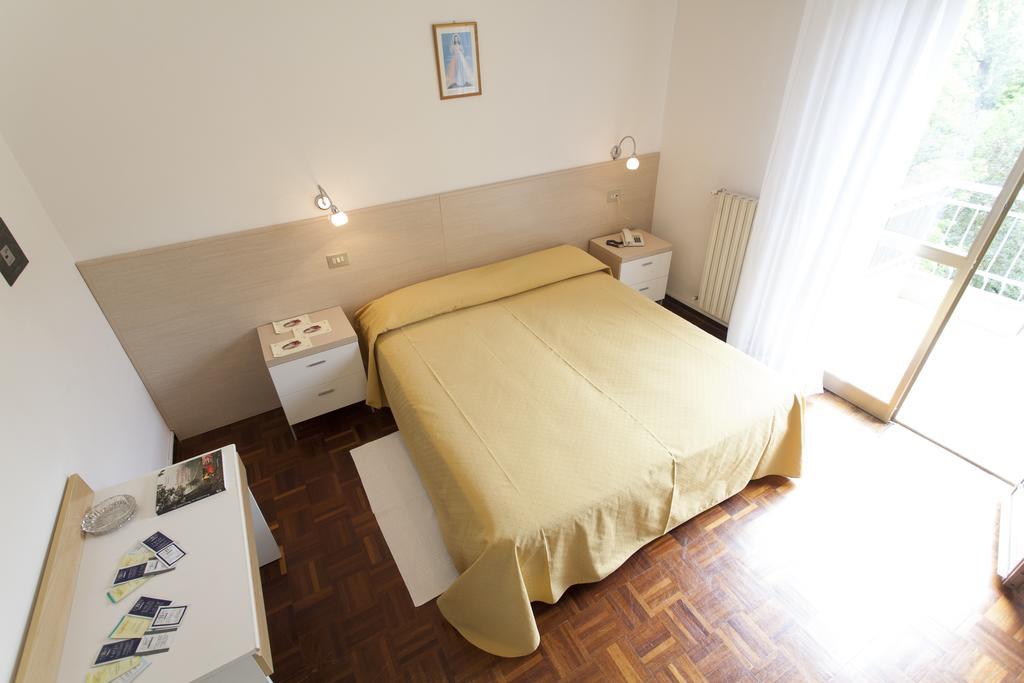 Hotel Rossini Tabiano Terme Exterior photo