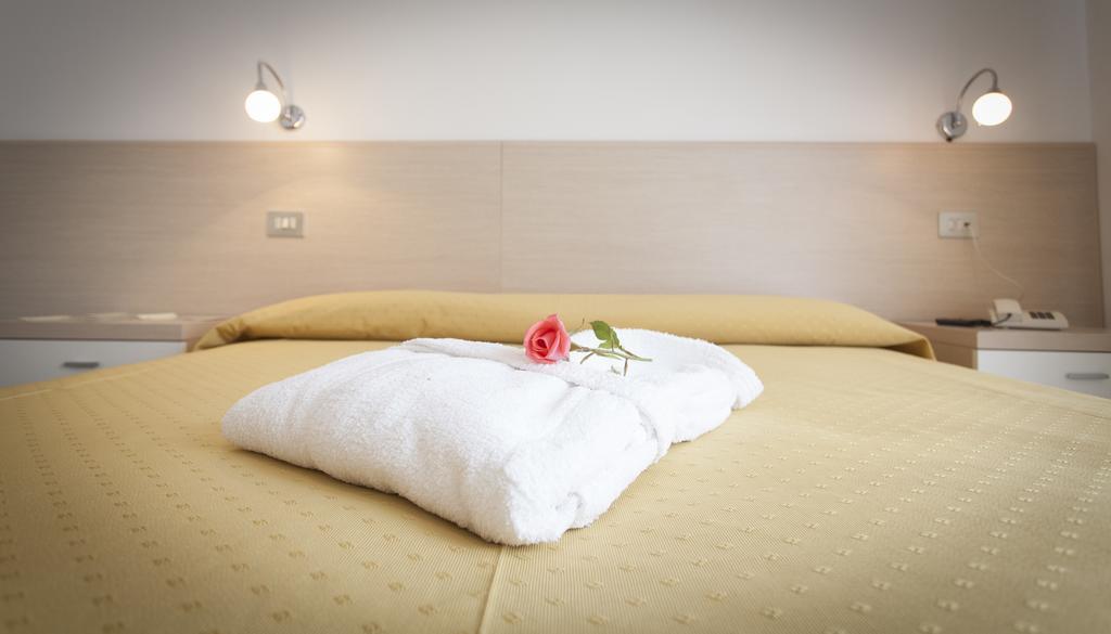 Hotel Rossini Tabiano Terme Exterior photo