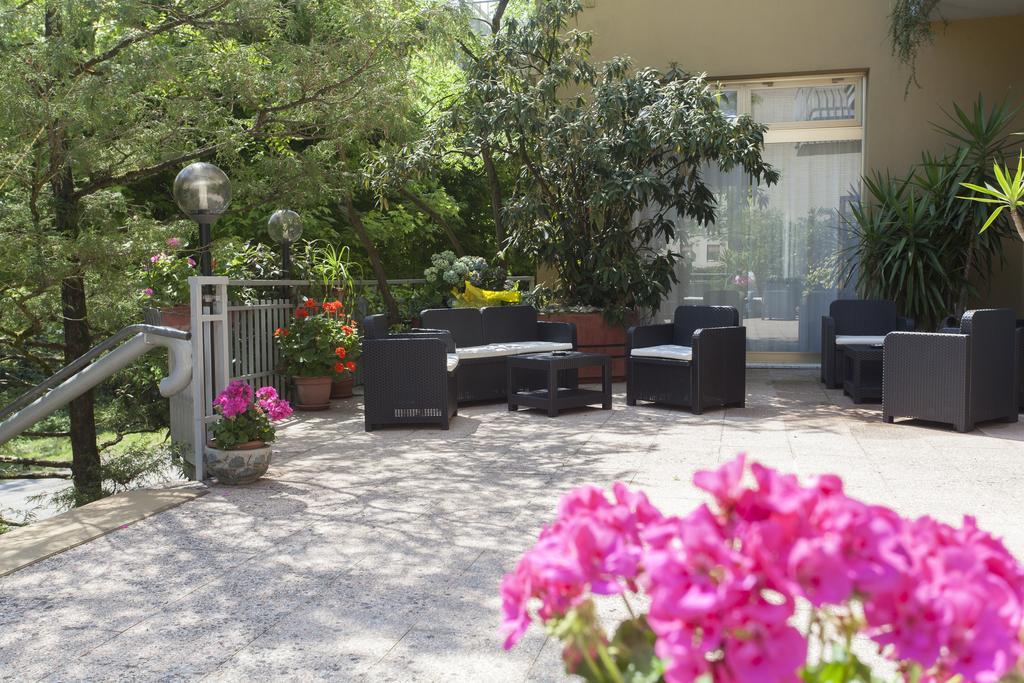 Hotel Rossini Tabiano Terme Exterior photo