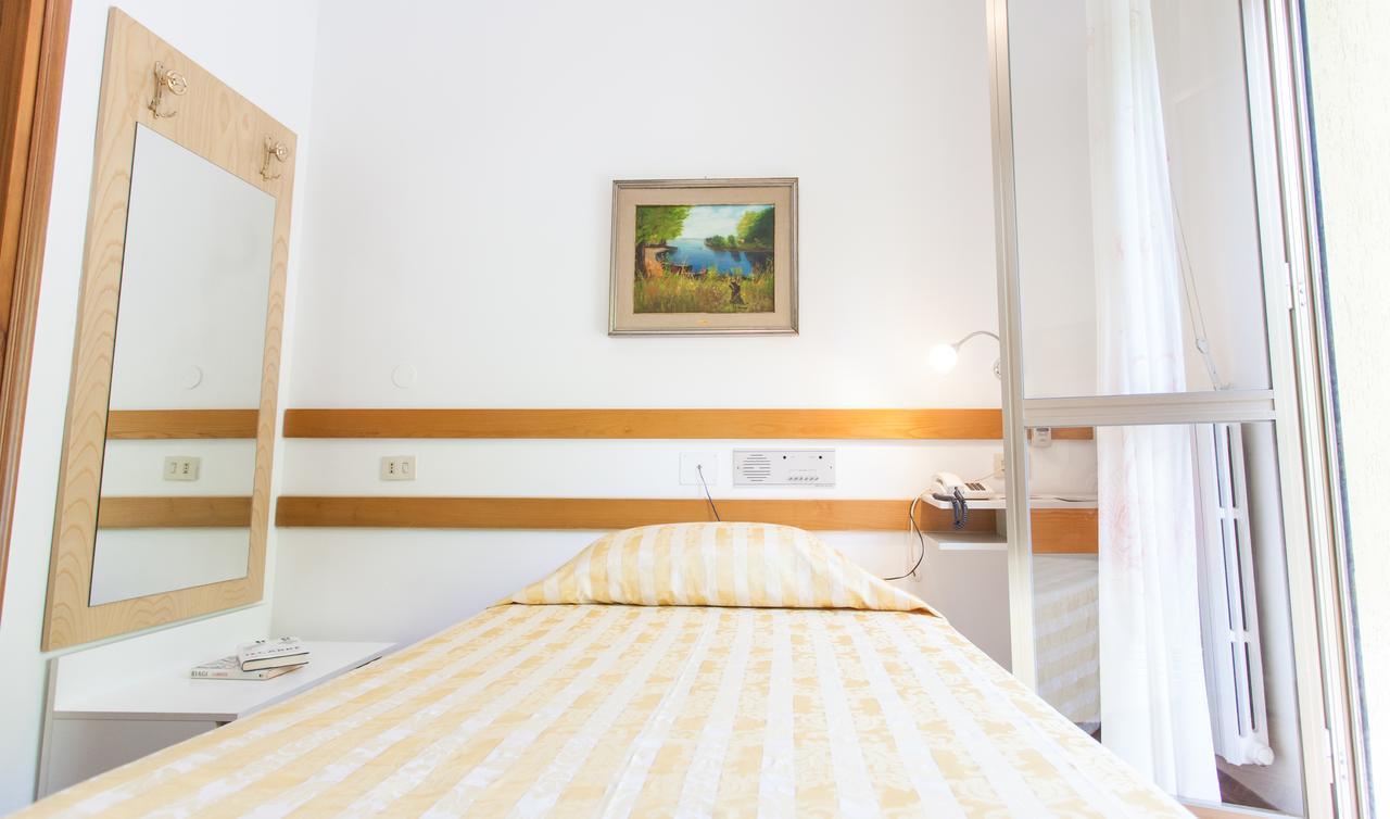Hotel Rossini Tabiano Terme Exterior photo