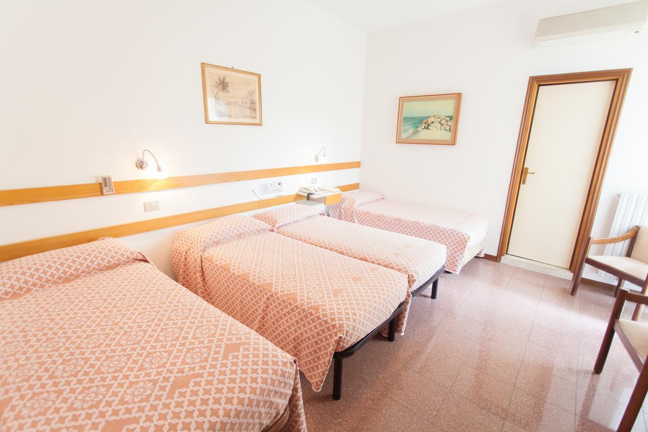Hotel Rossini Tabiano Terme Exterior photo